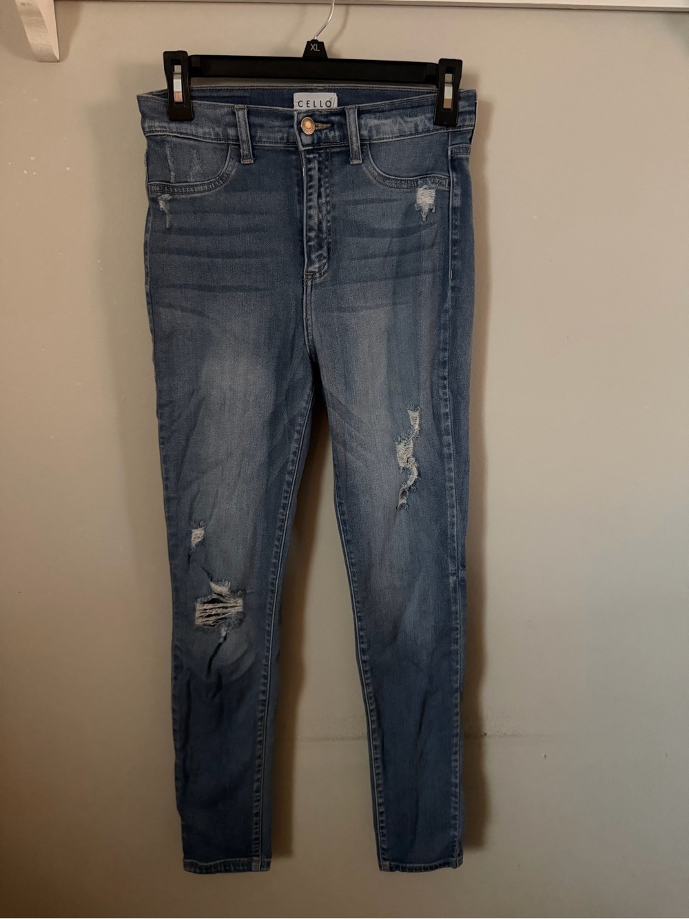 Cello Women’s Size 5 Skinny Jeans Blue Denim Distressed 5-Pocket Button